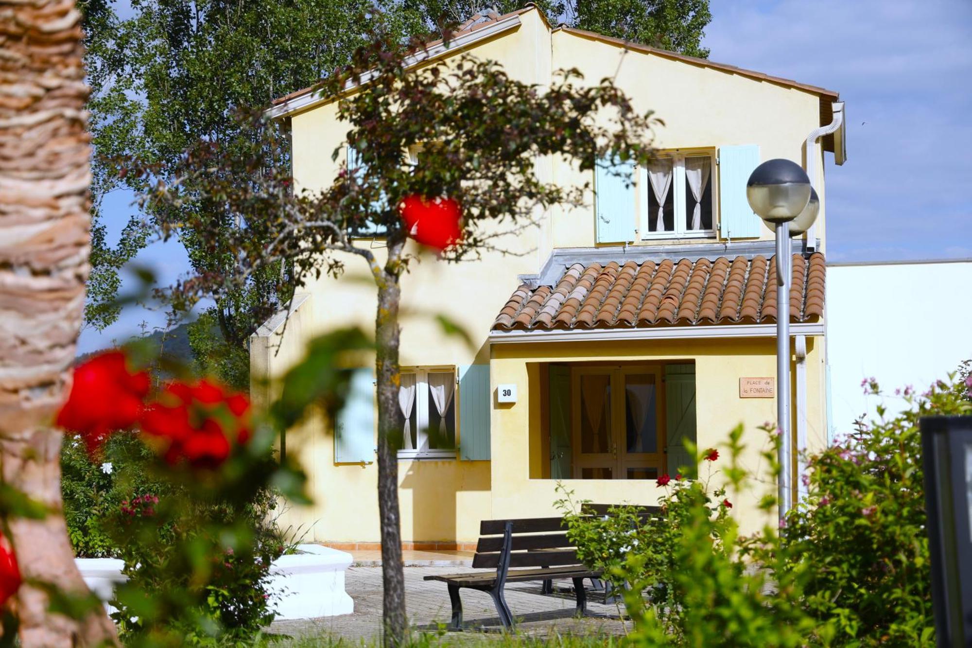 Vacances Leo Lagrange - Le Village Des Lavandes Montbrun-les-Bains Exterior photo
