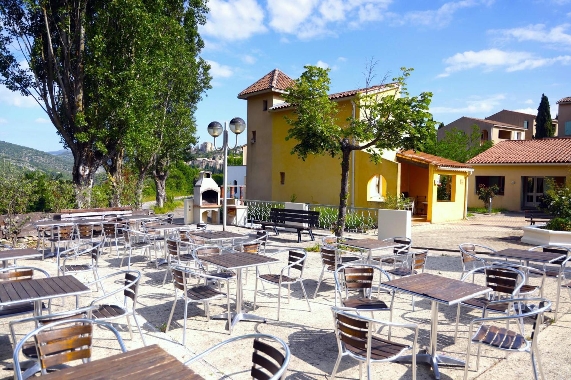 Vacances Leo Lagrange - Le Village Des Lavandes Montbrun-les-Bains Exterior photo